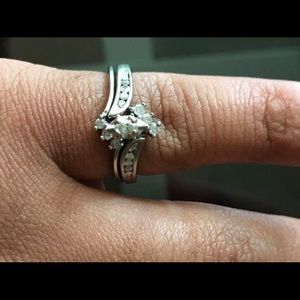 Ring 10k with diamonds